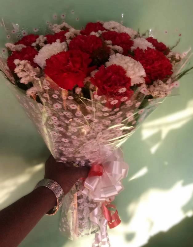 Carnation hand Bouquet Rs 1050