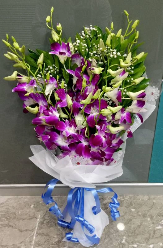 Handpicked Orchid Bouquet Rs 1149