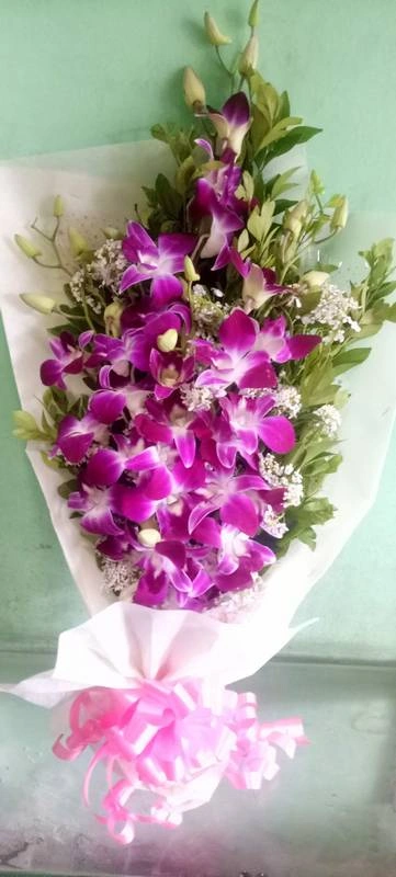 Pretty Purple Orchids Hand Bouquet Rs 1079