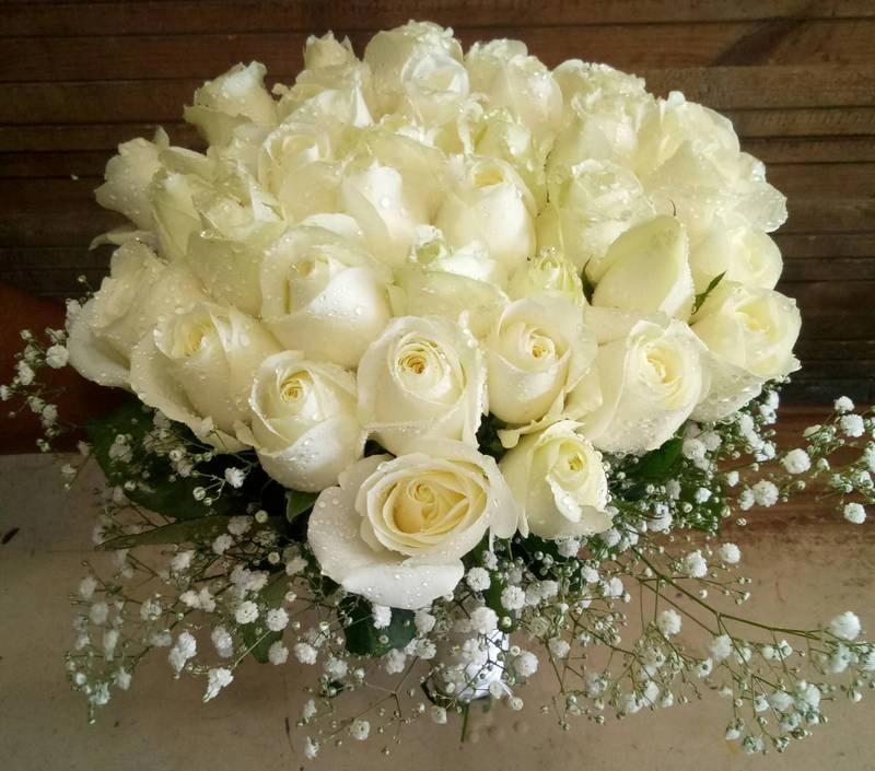 White Roses Hand Bouquet Rs 1129