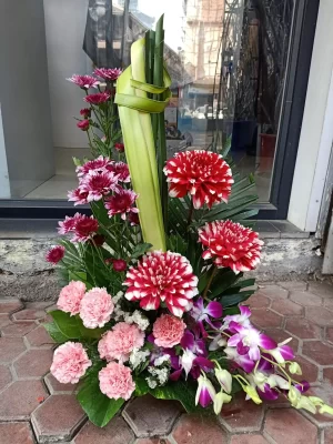 Charming Vertical Fresh Flower Arrangement