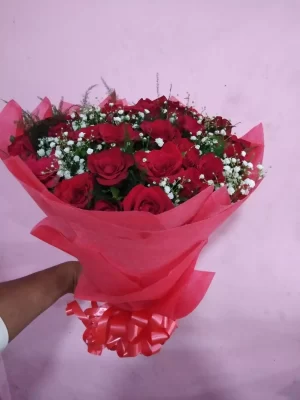 Classic Red Rose Bouquet with Baby?s Breath