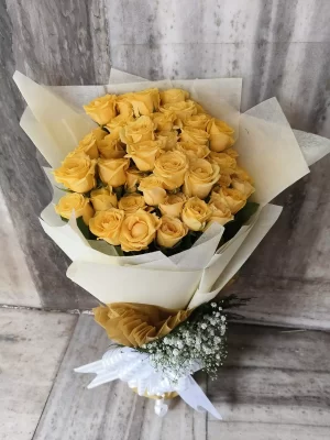Golden Glow Yellow Rose Bouquet