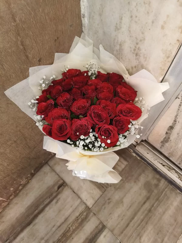 Elegant Red Rose Bouquet