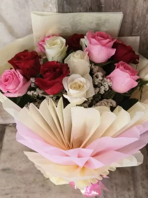 Elegant Mixed Rose Bouquet