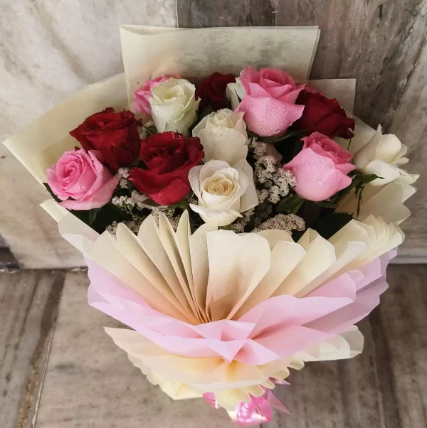 Elegant Mixed Rose Bouquet